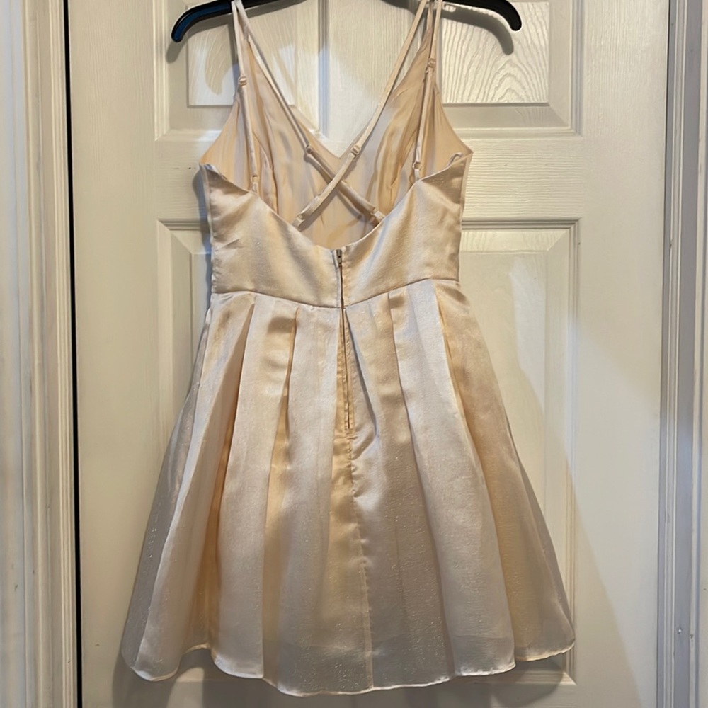B. Darlin party dress size 5/6 cream color excellent like new condition